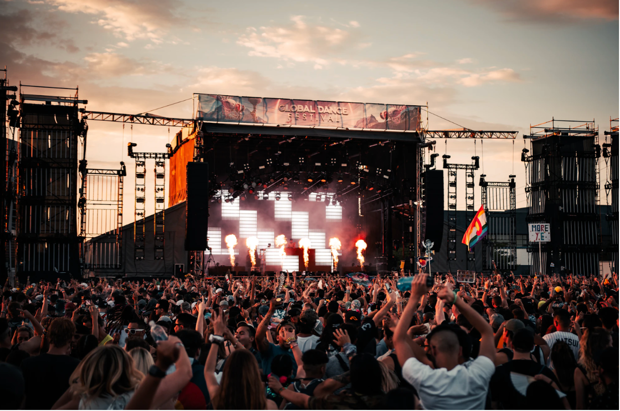 Top 10 Iconic UK Music Festival Moments to Get You Hyped!