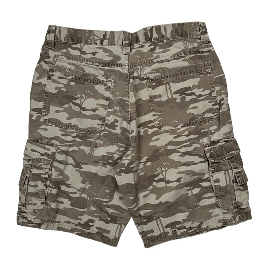 Wrangler Cargo Shorts - 31W 11L Camo Cotton